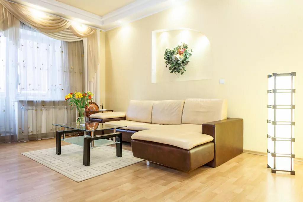 Apartment On Soborniy 177 Zaporizhia Exterior foto